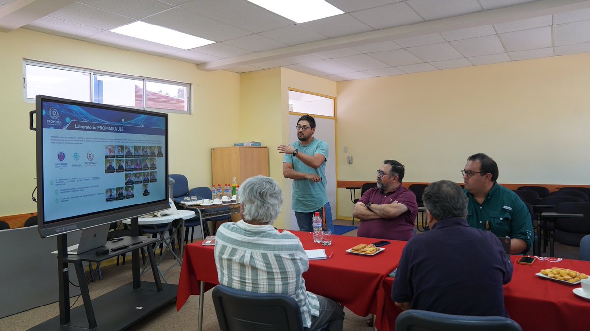 danielsantibnez's tweet photo. Visita del @dip_victorpinof al Centro Tecnológico del Agua Quitai Anko y el Laboratorio PROMMRA! 🌊 el
El agua es un recurso vital y debe ser gestionado con inteligencia y responsabilidad que merece. 💧
#QuitaiAnko #PROMMRA https://t.co/z8ysMmD8c0