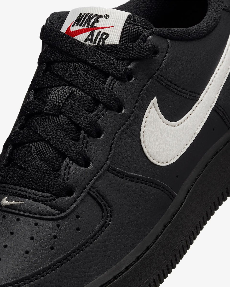 snkr_twitr tweet picture