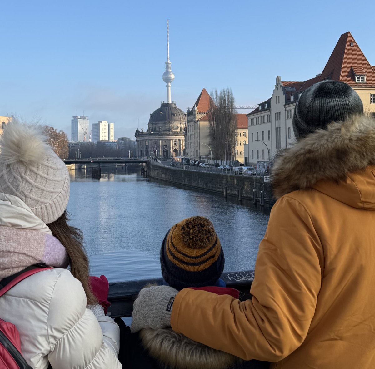disfrutaelviaje's tweet photo. ¿Ya has estado en #Berlín?
Seguro que sí porque es una ciudad fascinante, pero si aún no lo has hecho te dejamos aquí nuestras recomendaciones para no perderte nada:

https://t.co/VDFwOIZXdn https://t.co/ImXFq8HK0m