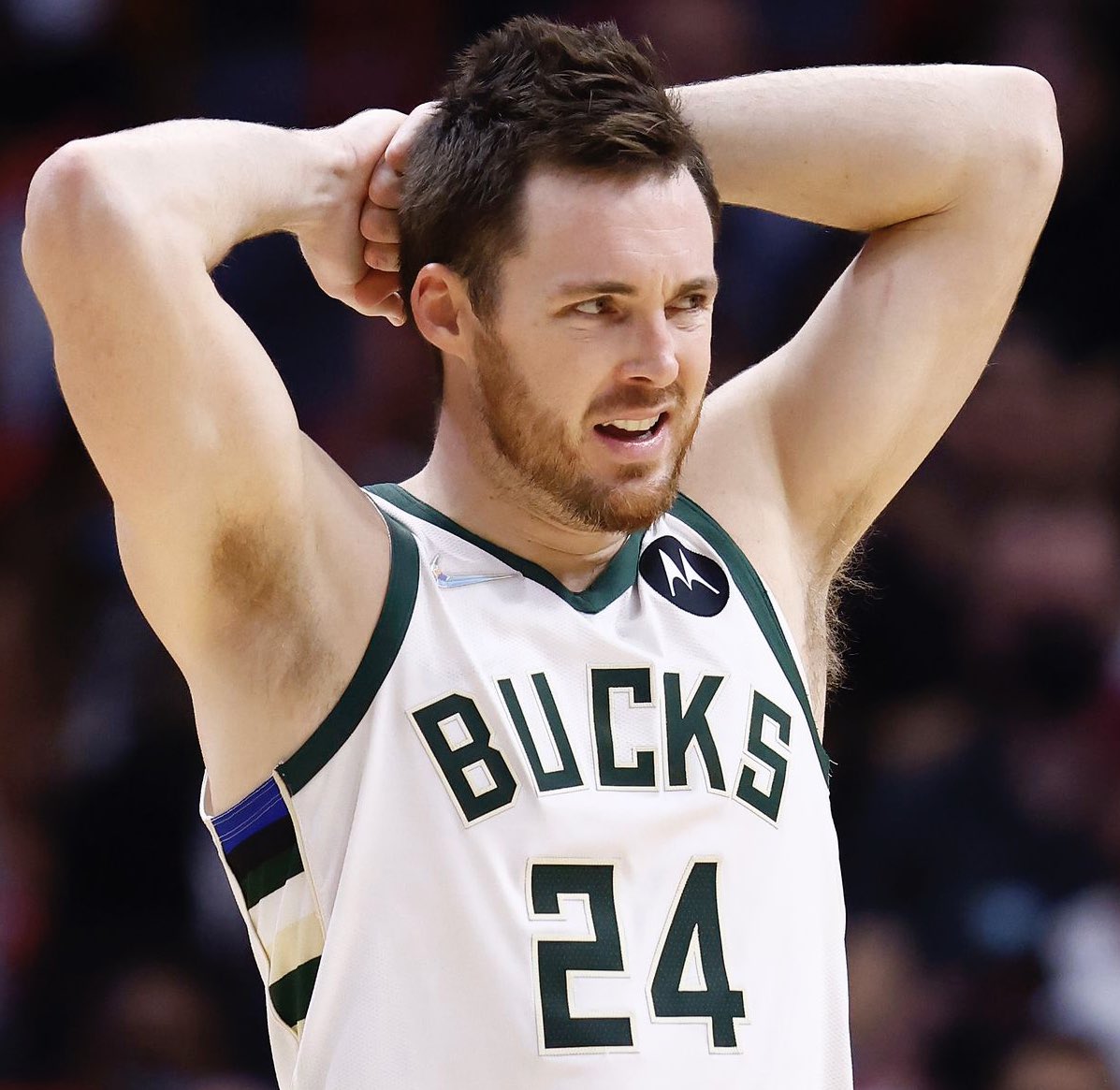 esidery's tweet photo. The Hornets are open to helping facilitate a Jimmy Butler trade, per source.
Charlotte is willing to take on undesirable contracts for future draft capital.
Charlotte could loom large for the Bucks, who are trying to find a team open to taking on Pat Connaughtonโs contract. https://t.co/rClcdQfXD2