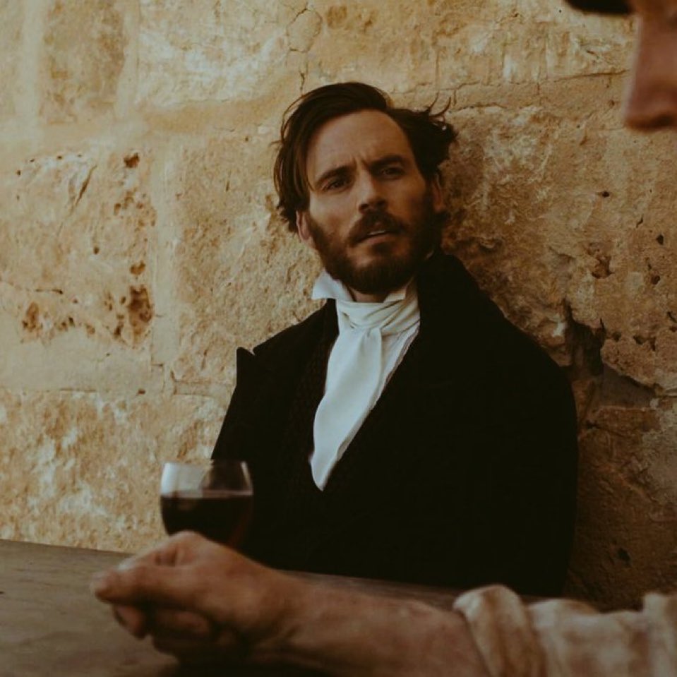 anchemartina's tweet photo. comunque sam claflin magistrale comunica il fascino della vendetta anche solo a gesti io innamorata 
#ilcontedimontecristo 
https://t.co/bKGINfH7Oc