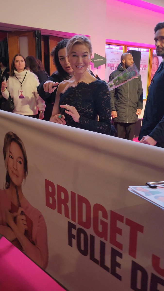 Appasora's tweet photo. Bridget Jones : Folle de lui
Ces films, une histoire d'amour familiale qu'on regarde au moins 3 fois par an
Merci @PlaceDuCinema pour les places, on a passé un moment fantastique https://t.co/YadESO9qp0
