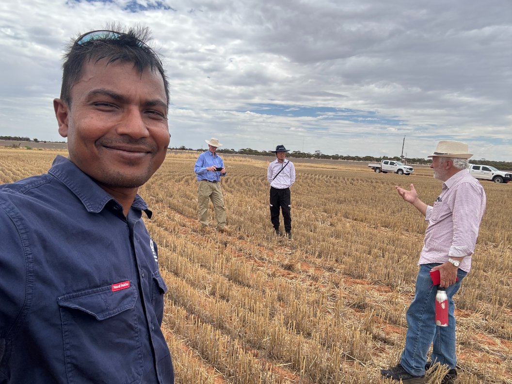Merredin on a scorching 45-degree day, brainstorming solutions for the sodic soil challenges faced by WA agros. Also tapping into EBL's expertise and training our new team member, Shuangzi Z. Thanks to all past and present researchers who have contributed to this important work!