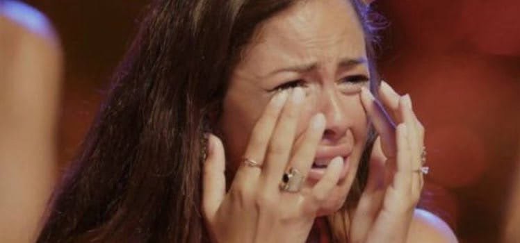 Lo que me duele como se está arrastrando Alba por Gerardo cuando ella le da cien mil vueltas y lo peor es que todas y todos alguna vez hemos hecho eso por alguien a quien teníamos en un lugar que no se merece… #LaIslaDeLasTentaciones4