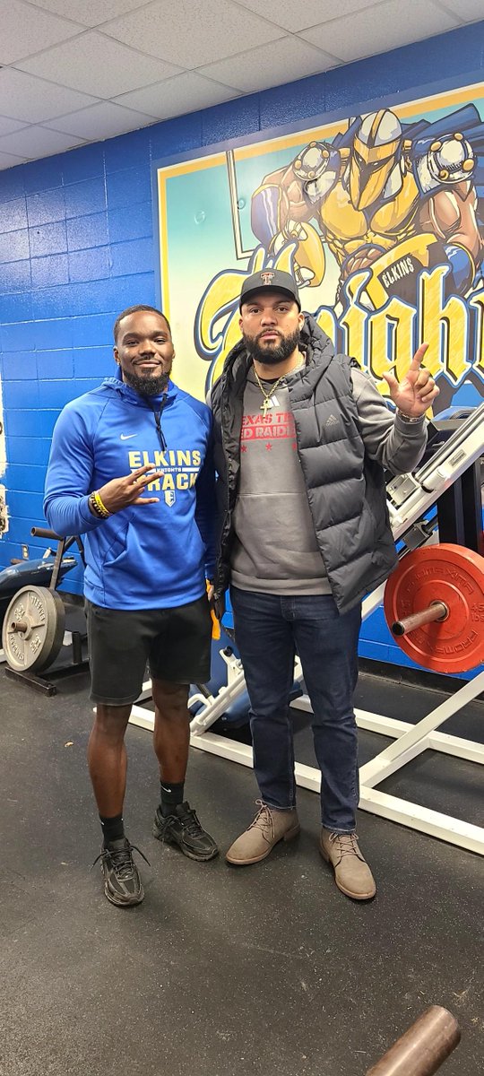 recruitelkinsfb's tweet image. Thank you Coach Juice (@COACHJUICE_ )  with
@TexasTechFB for stopping by to evaluate and recruit the Knights!  

We look forward to having you back on campus this spring!  

FAMILY  
#KnightLife 
#RecruitTheCastle
