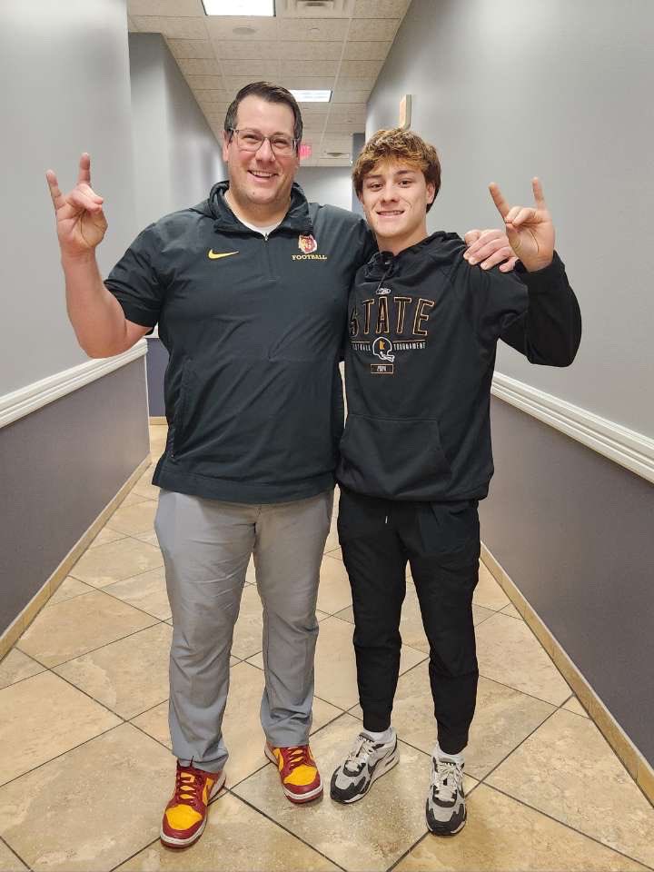 BreckenKeoraj3's tweet photo. After an unbelievable official visit and conversation with @NSUCoachSchmidt I’m beyond grateful to have received another Scholarship Offer to play at the next level!!!
Thank you @JakeIery and the rest of the NSU Staff for the hospitality!
@elks_recruits @Emoneyshow
#GoWolves https://t.co/50DpXRmG2a