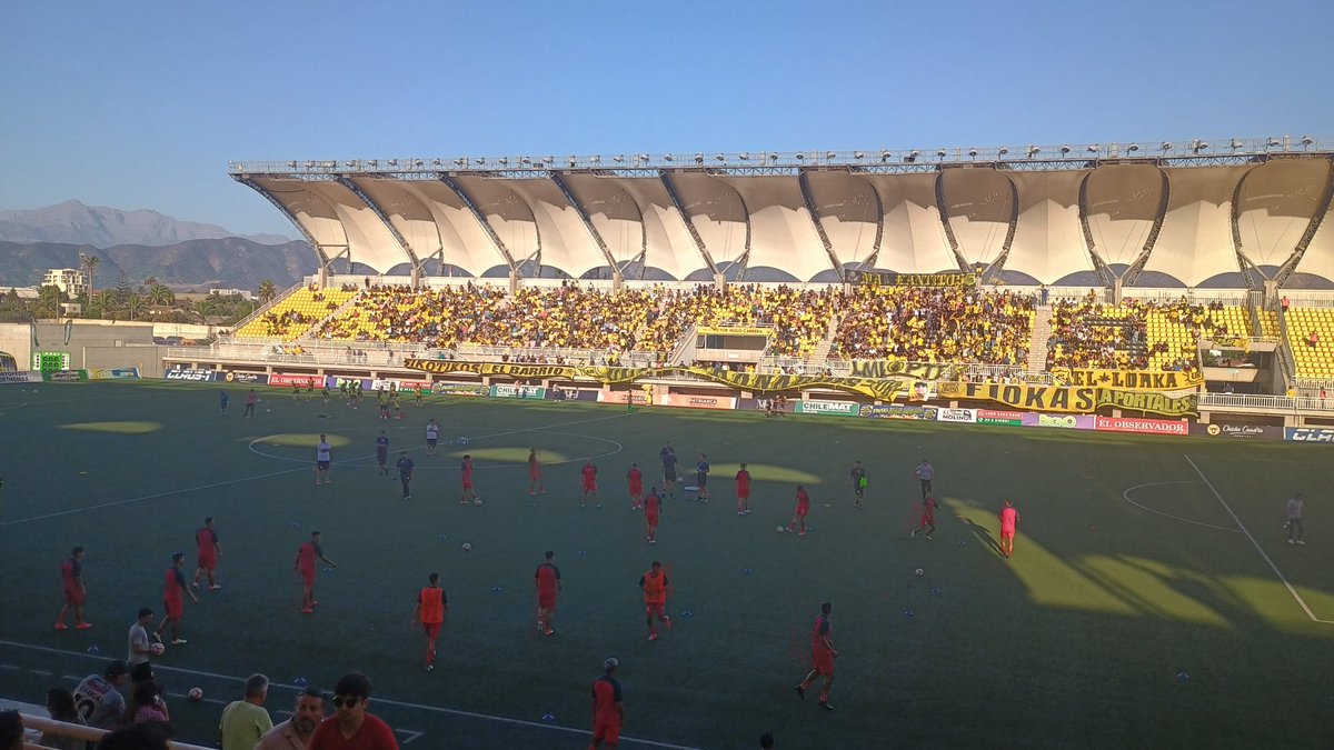 Listos en el #LucioFariñadeQuillota
<a href="/sanluis_qta/">San Luis de Quillota</a> v/s <a href="/ulcsadpoficial/">Unión La Calera SADP</a>