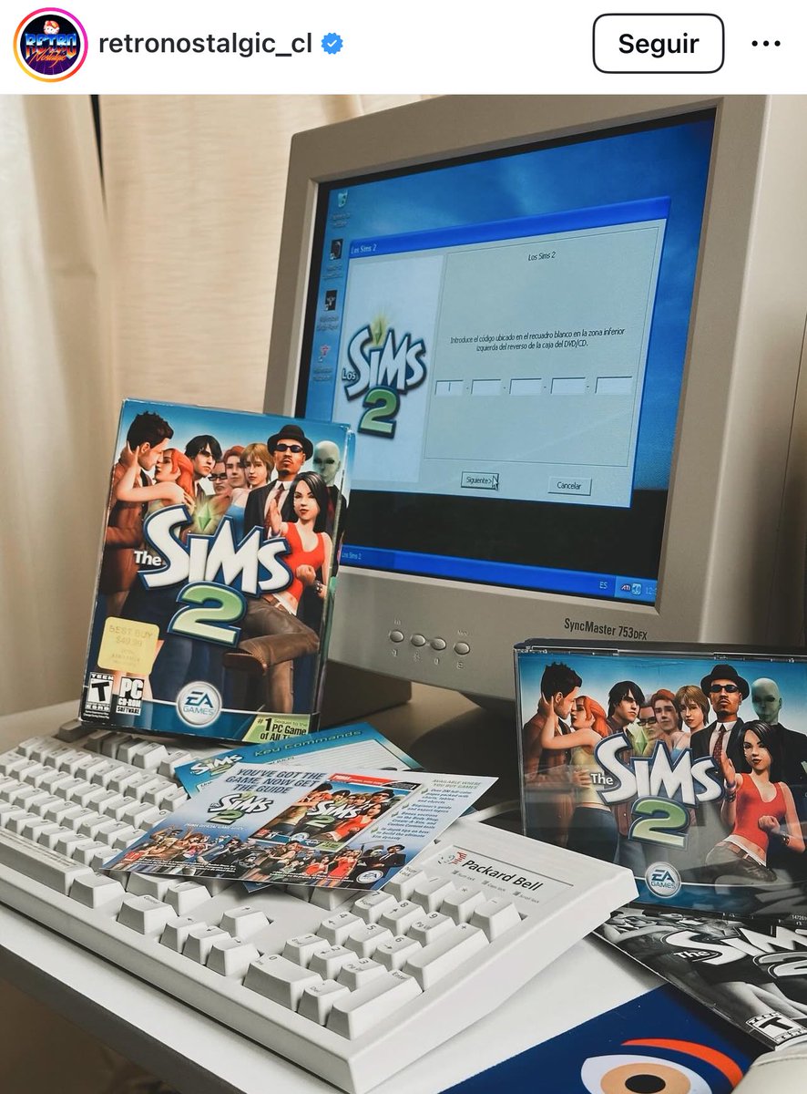 Es 2004, desayunas un colacao  mientras ves tus dibujos favoritos, tus padres deciden pasar la tarde en El Corte Inglés, y te compran el nuevo juego de #LosSims que han salido, te maravillas pensado cuánto tardará tu PC en instalar los 4 discos, eras feliz, lo sabes. 😍 #TheSims