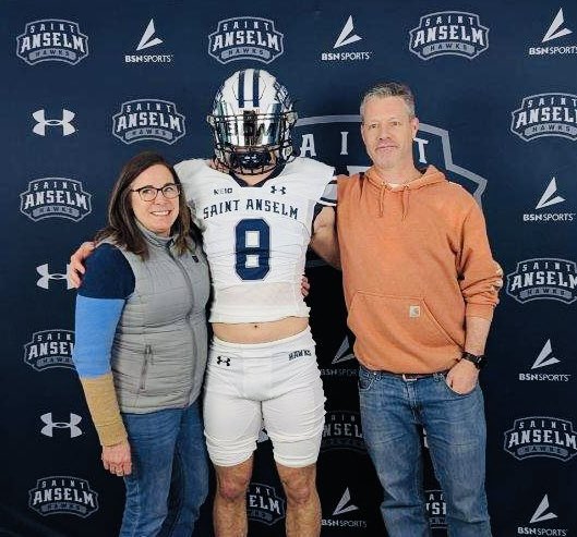 Saint Anselm’s 29’

I am excited to announce my commitment to play division II football and further my education at Saint Anselm’s College. I am very grateful for this opportunity!