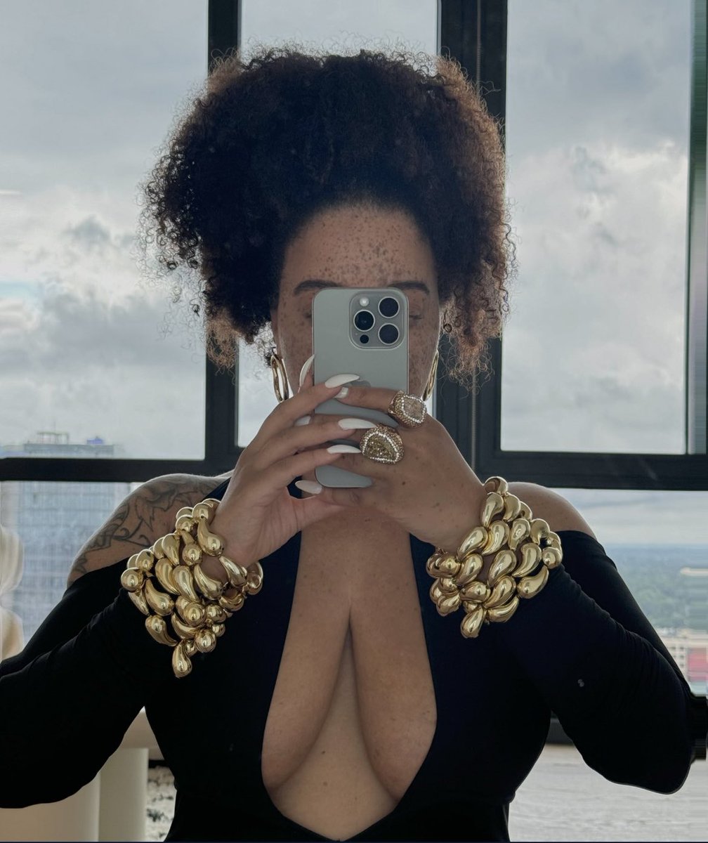 shayyyyworld's tweet photo. My brand so fly 🤭😮‍💨✨ https://t.co/5V1PEB2pje
