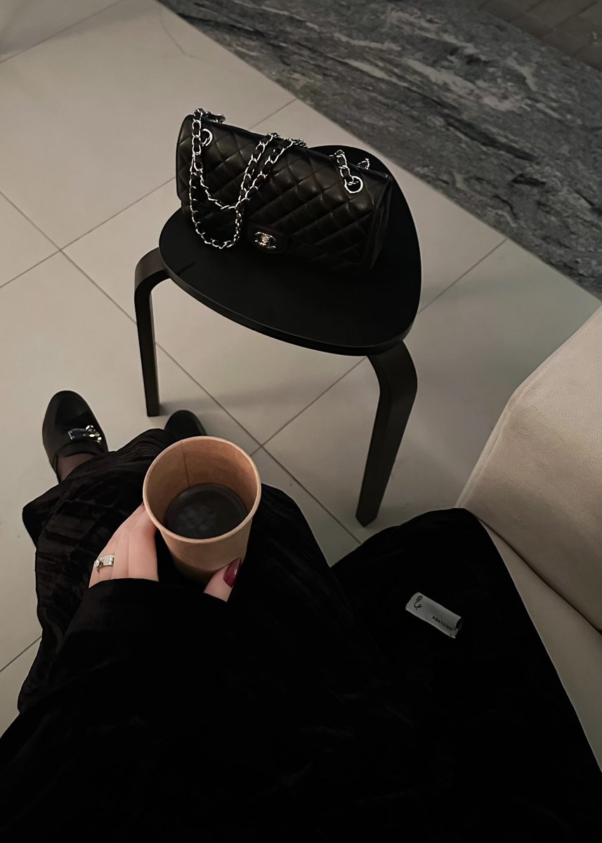 __ath's tweet photo. أرق من ريح الصبا، واحـلا من التمر الخلاص
واطهر من مزون الوسم ، وانّبل من الوجه الخجل https://t.co/eb6bwzmBAQ