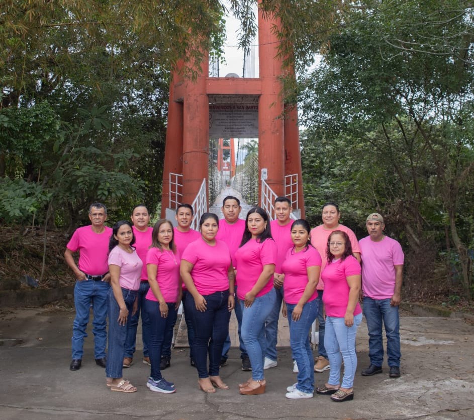 HISTÓRICO. Por primera vez, contiende una mujer en las elecciones de autoridades auxiliares, para la Agencia de San Bartolo, la más cercana a la cabecera municipal de Tuxtepec.

Se trata de la Contadora Violeta Galicia Pacheco representada por el distintivo Rosa.