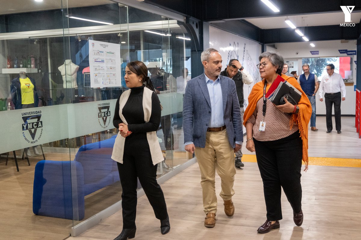 Tuvimos el honor de recibir a Alejandro Barrón, encargado de Asuntos Culturales y Diplomacia Deportiva de la Embajada de los Estados Unidos en México, y a Ibis Pérez, Public Engagement Coordinator.
Su visita marcó el inicio de un diálogo para establecer lazos de colaboración. 🤝
