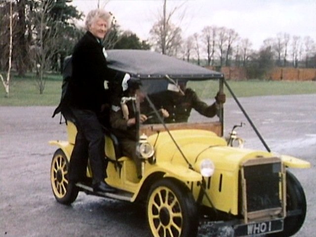 Jon Pertwee just having the time of his life in Planet of the Spiders. A whole episode that's basically a bonkers chase scene just so Pertwee can ride a hovercraft? Sure, why not! I love that Barry Letts did that for him ❤️