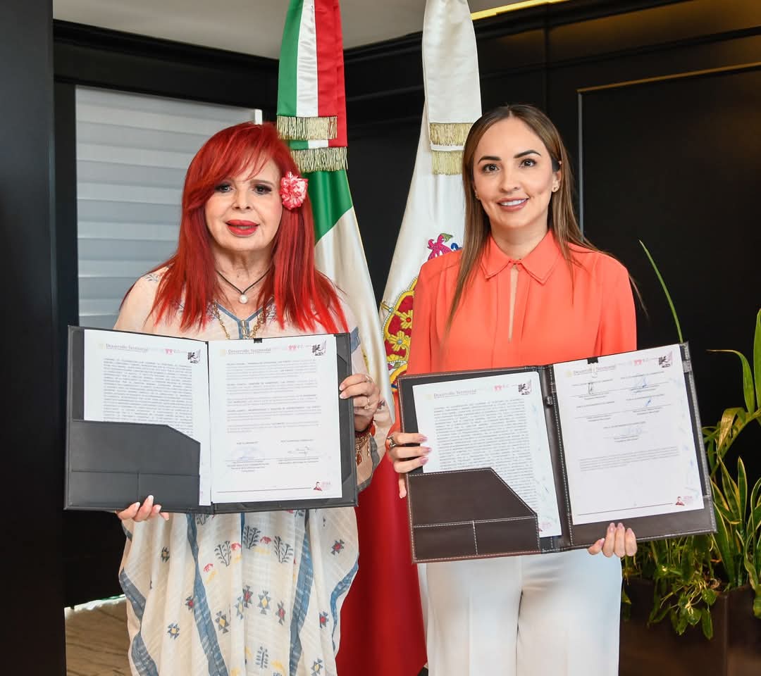 CeroCriterio's tweet photo. La presidenta de México @Claudiashein logro que el gobierno del estado y el ayuntamiento de Campeche obtuvieran una reunión y firmar el convenio de colaboración del programa nacional de vivienda para el bienestar .
@bibyrabelo 
#LaydaSansores https://t.co/JhvXMX1MBU