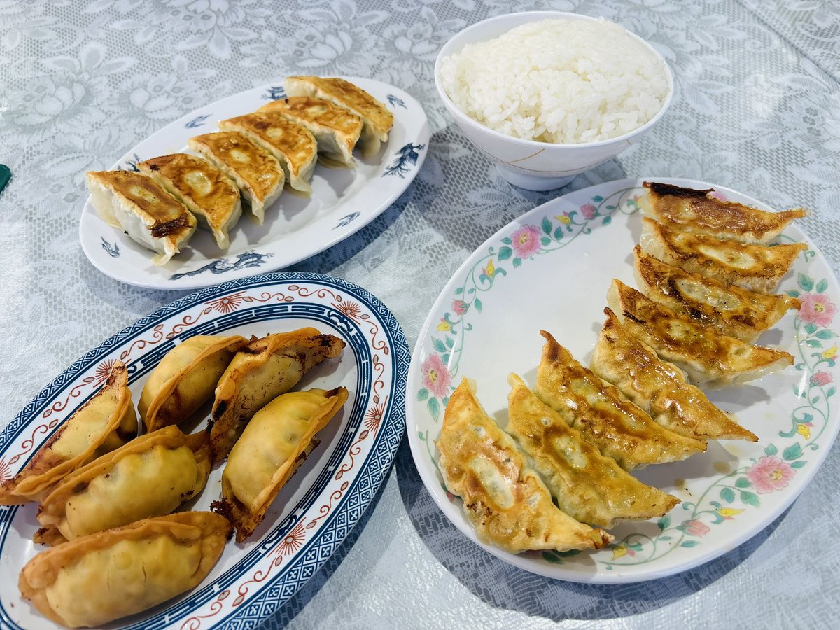 41s_tar's tweet photo. 報告しなきゃいけない気がした。

#宇都宮餃子 #餃子 #宇都宮
#宇都宮餃子館 #餃子コロッケ 

4枚目は画面明るくして見てほしい★

#キーマン社員の休日 https://t.co/ytcos0tTlR