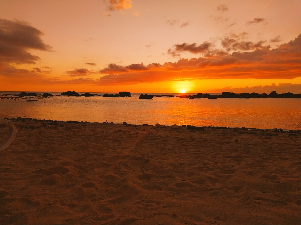 Acabo de ver este atardecer escuchando melodic techno >>>>>>>