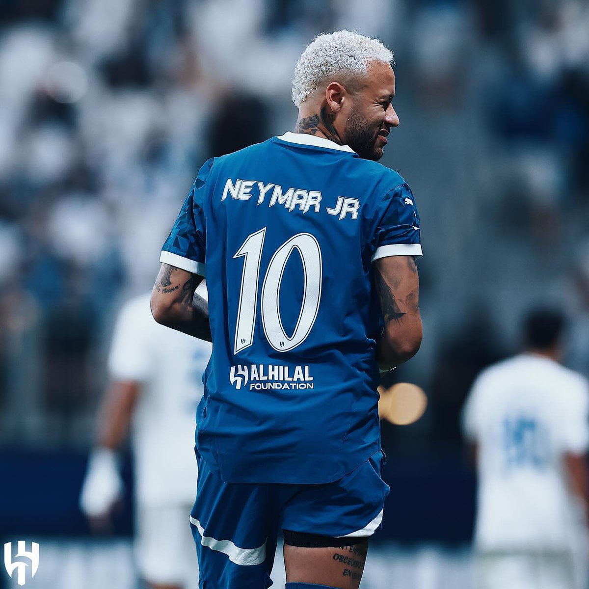 moayadMedia's tweet photo. الهلال ينهي صفحة نيمار " بالتراضي " 

اتفقت شركة نادي الهلال ولاعب فريق الهلال الأول لكرة القدم البرازيلي "نيمار جونيور" على إنهاء العلاقة التعاقدية التي تربط اللاعب في النادي بالتراضي ..

#نيمار https://t.co/btSB6MCXhW