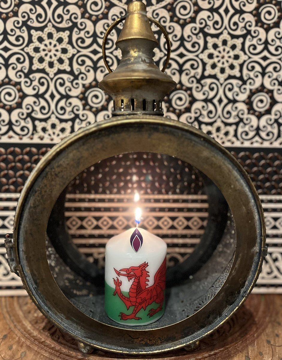 #BythEto … i neb.  Byth.  
#NeverAgain … to anyone. Ever.

Peidiwch â bod yn arsylwyr o hil-laddiad.
Don’t be a bystander to genocide. #HMD