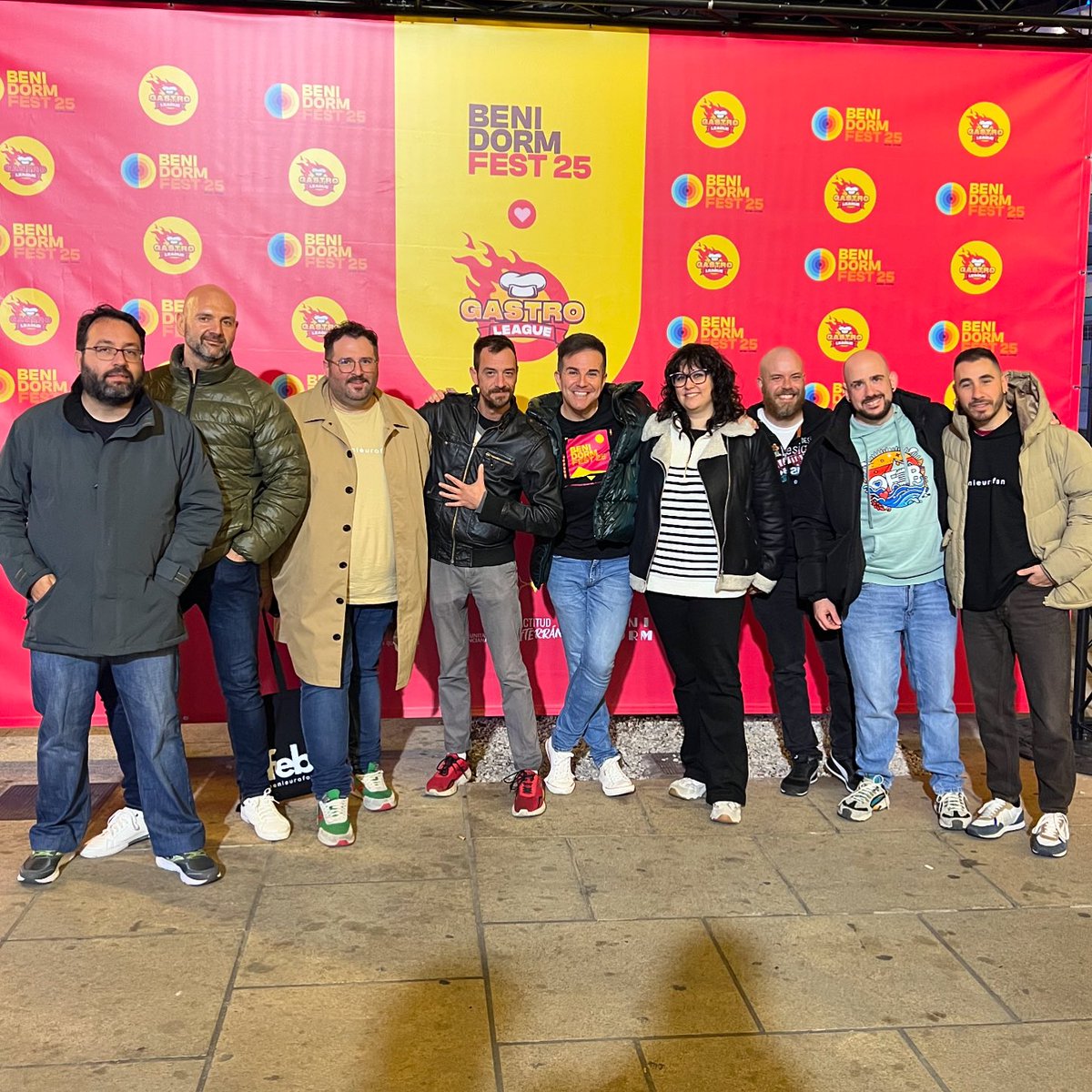Hemos compartido esta tarde con lxs compas de <a href="/AEVeurovision/">AEV España</a>. Mucho camino que recorrer juntxs celebrando con ilusión nuestra pasión común #sevienencositas 

#somoslaOFEB #somosbenieurofans #BenidormFest