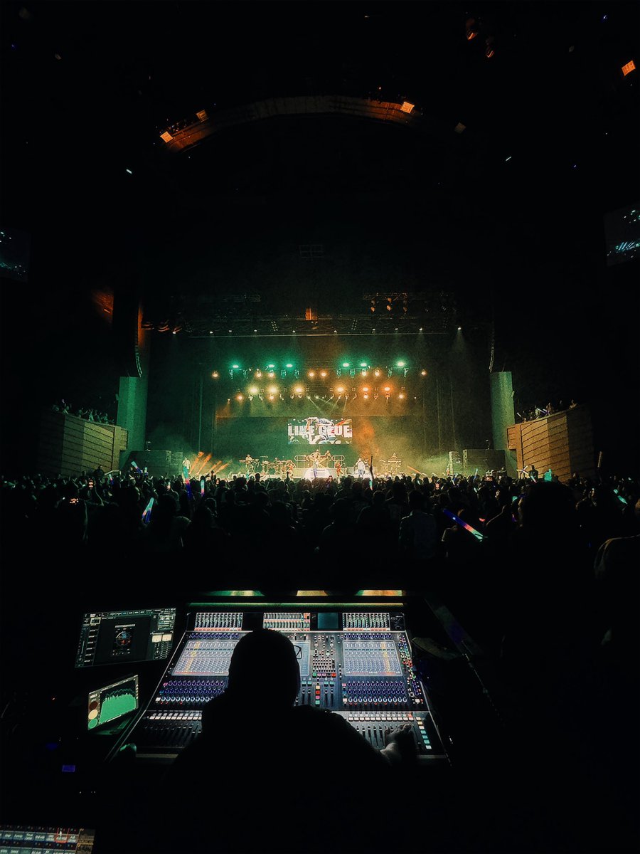 #Dancehall knows no borders big up 2 #Singapore 🇸🇬🛬 one more flag inna the collection!!