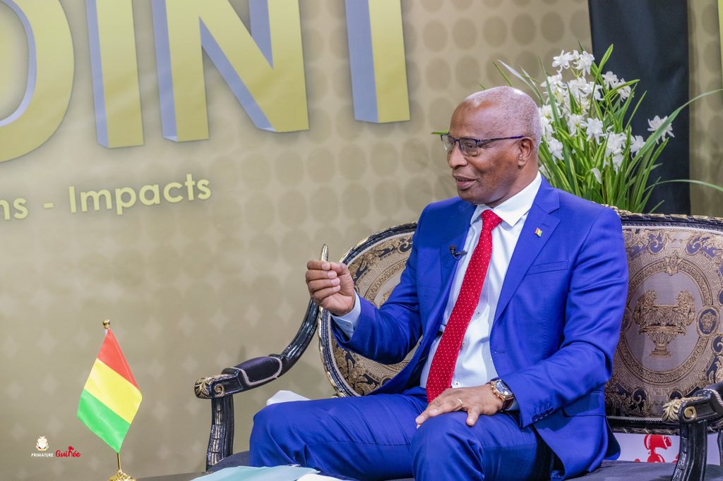 PrimatureGN's tweet photo. « 2025 doit être une année de #paix, de #quiétude et de #réconciliation nationale. Le @presi_doumbouya l’a rappelé : les citoyens nous regardent, et nous devons être à la hauteur de leurs attentes. » – @PMGUINEE17 #OnFaitLePoint https://t.co/Q3CEkgnKIr
