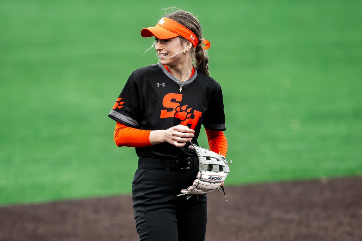 All Smiles 😁

We’ll see everyone in 10 Days!

#EatEmUpKats