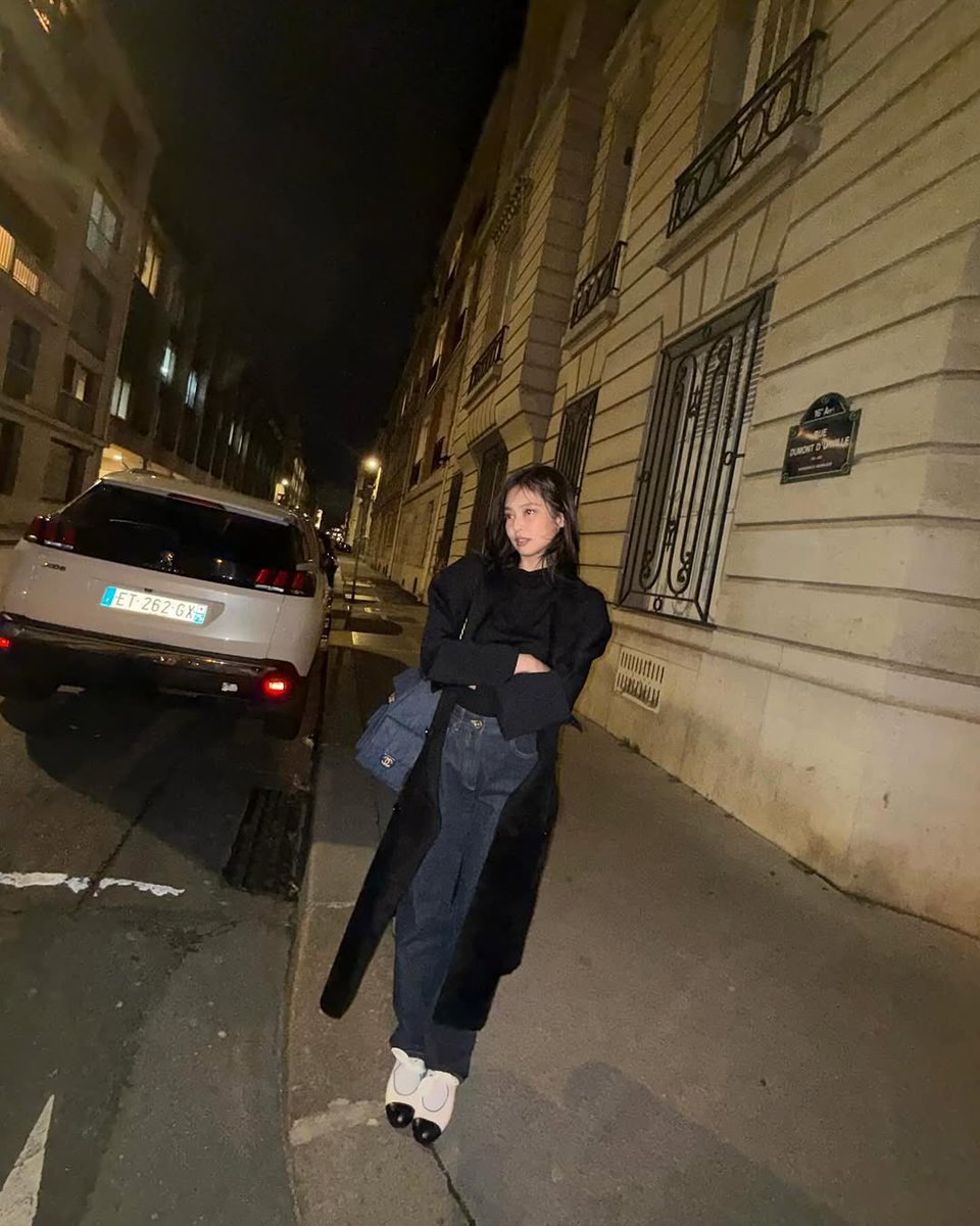 jenniepics's tweet image. JENNIE INSTAGRAM UPDATE