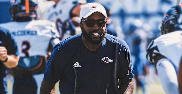Cal is set to hire UTSA RBs coach Julian Griffin for the same role, a source tells <a href="/247Sports/">247Sports</a>/<a href="/CBSSports/">CBS Sports</a>.

Griffin is considered a rising star among his peers. He’s coached both a C-USA Player of the Year and Freshman of the Year with UTSA since 2020.

247sports.com/article/colleg…