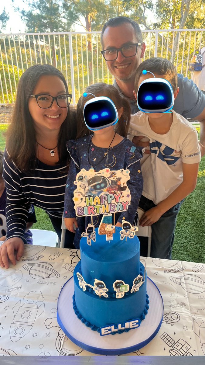 My daughter wanted an Astro Bot themed birthday 💙🥹