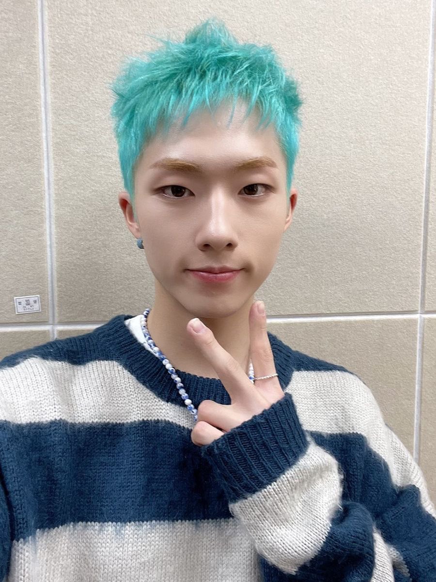 abomaton's tweet photo. lazy selfies from school ๐๐
โ-
#P1eceSelcaDay #P1SD #P1Harmony #ํผ์ํ๋ชจ๋ #INTAK #์ธํ #PSD #P1HarmonyWithP1ece
#PHSD https://t.co/p0L4zykIyy