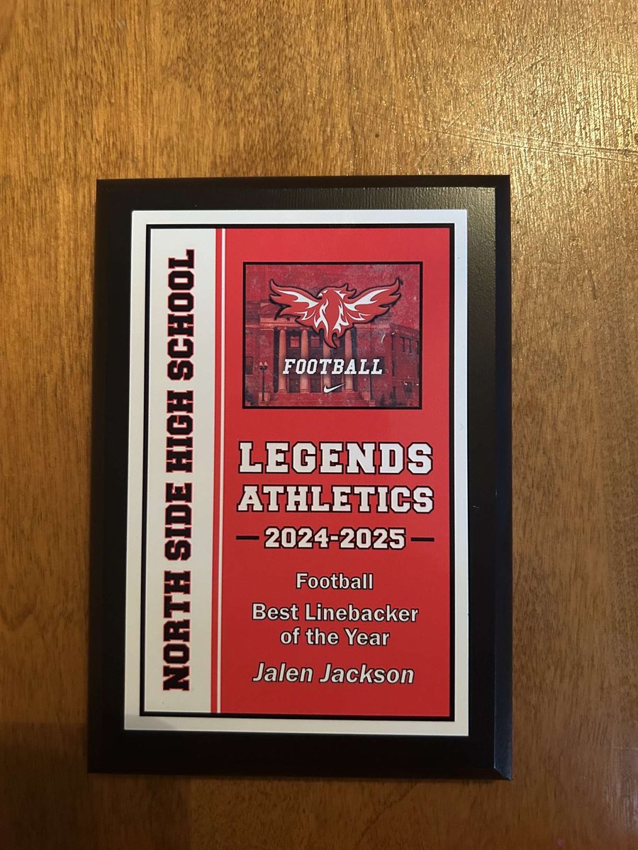 Jalenj1227's tweet photo. Blessed to receive the Best Linebacker award! @CoachJohnsonJr @CoachGigli @TomLoy247 @IndianaPreps @Coach_JoeDineen @timatkinson22 @SidelineSwami1 https://t.co/YnHgOUsY3P