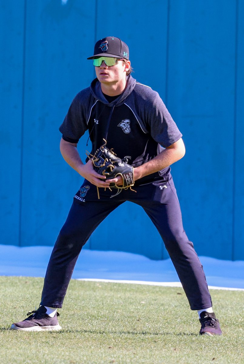 Patterson ⚾️ etc. (@ripat53) on Twitter photo The student managers have many responsibilities, but I think Andrew Arndt especially enjoys his time playing the outfield during BP. The student managers have many responsibilities, but I think Andrew Arndt especially enjoys his time playing the outfield during BP.