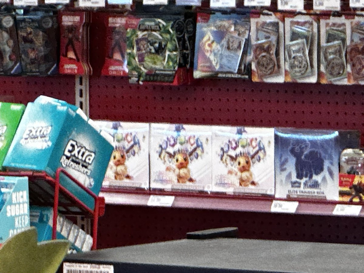 tayngu784's tweet photo. @PokemonTCGDrops @PokemonTCGDrops target West Sacramento had 4 etbs but I was 15th in line lol https://t.co/2oDf62xYsq
