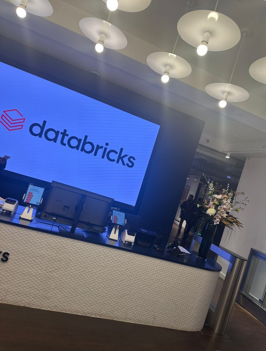 TomiTokko3's tweet image. Last week, I had the amazing opportunity to speak at the @databricks London Office for the London Meetup.
I talked about building Web Applications inside Databricks.
Huge thanks to the organizers and everyone who attended. It was great engaging with the community! 🚀
