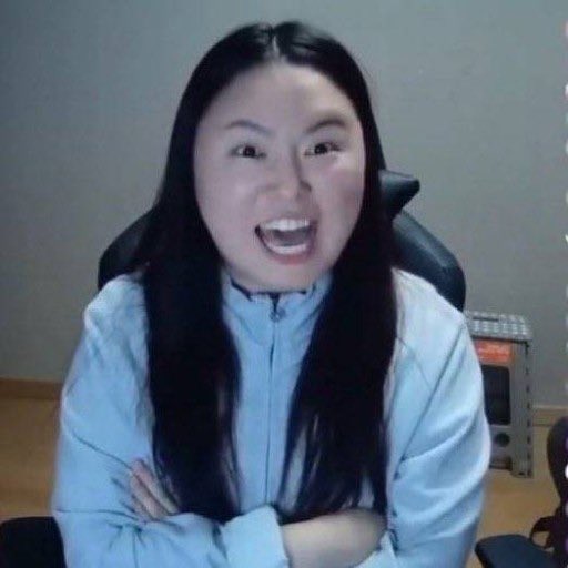 너 emk 좋아해, 싫어해?

싫어해

아니잖아!!!! 너 emk가 들고 나오는 극마다 환장하잖아!!!! 
다시 물을게, 너 emk 좋아해, 싫어해?

좋아해

싫어하잖아!!!! 할인도 안주고 그지같은 색칠놀이에 이상한 선예매 시스템 만들잖아!!!!