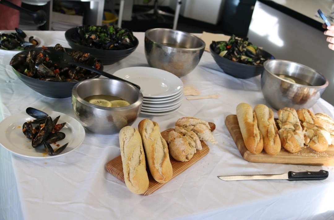 AANetherwood's tweet photo. Thank you so much for the opportunity @foodTcentre #FishHeroes for the #mightymussels as well as #offshoreshellfish @fishmonger.co for some of the best mussels I've ever eaten! Students loved cooking them and so many enjoyed them! #Netherwood_Academy #BarnsleyIsBrill https://t.co/yiFKE0oJOX
