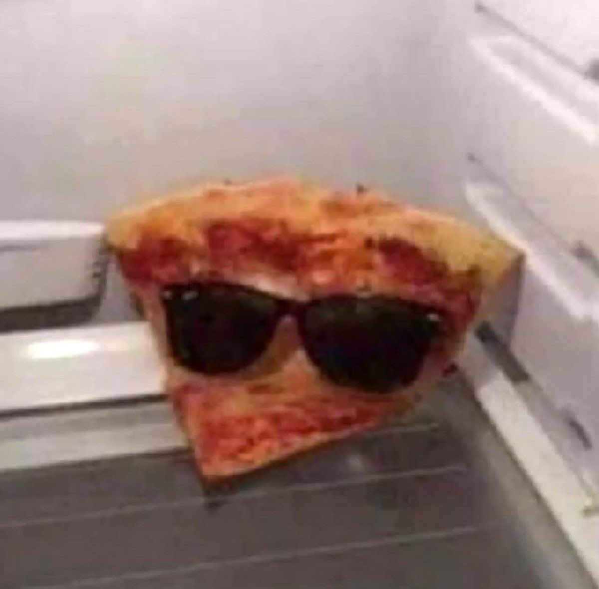 PizzaSliceKing's tweet photo. Yo, bros! How was your day? I spent too much time soaking in a chili sauce bath, now I’m all wrinkled up! 🔥🍕 Let’s hear about your day! https://t.co/XFVOYVsjH9