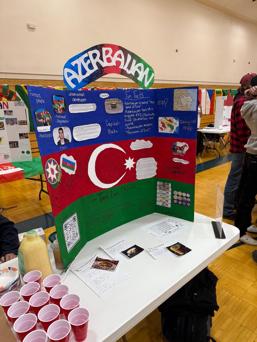 lyoncsd's tweet image. Last week, seniors from Lyon CSD competed at the 2025 Econ Summit at Silver Stage High School! 🌍🤝 They explored global economics, formed alliances, and gained real-world insights. 🙌 Huge thanks to all who made it a success! 🎉 

#LCSD #smalltownsbighearts #connectedlearners