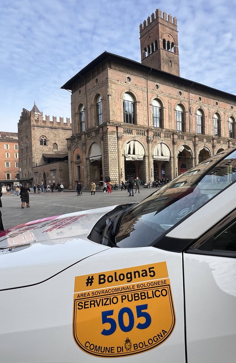 RobertoRedSox's tweet image. Sto ricercando, tra le migliaia di messaggi arrivati, la persona che tempo indietro mi aveva scritto in privato per fornirmi tutte le info (professionali) sulla creazione di una associazione. Era una persona preparata e con esperienza nel settore. 
Gli dissi: “ci sentiamo più…