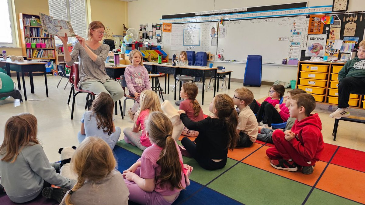 BayviewEdCentre's tweet photo. Grade 1s at Bayview celebrated Literacy Week with guest readers, including bus drivers, daycare workers, and family members! Thanks for sharing your love of stories with us! #SRCEForTheLoveOfLiteracy2025 #srce_literacy https://t.co/e9CLfcXcks