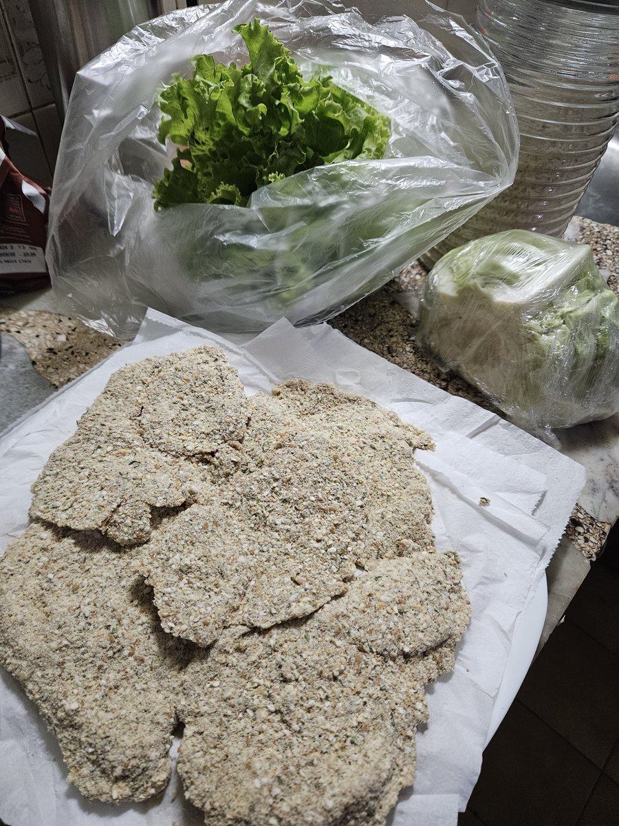 Viéndolos desde Mvd Uy <a href="/nadiedicenada_/">NADIE DICE NADA</a> cocinando milanesas y ensaladita! Por lo que veo varios en la misma! #nadiedicenada