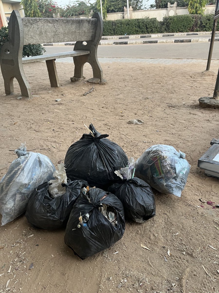 Faroukdanketa's tweet photo. Litters picked and disposed in the trash  ⁦@cleanify_vet⁩ #cleanifychallenge #ecowarrior https://t.co/LOTCby8jUj