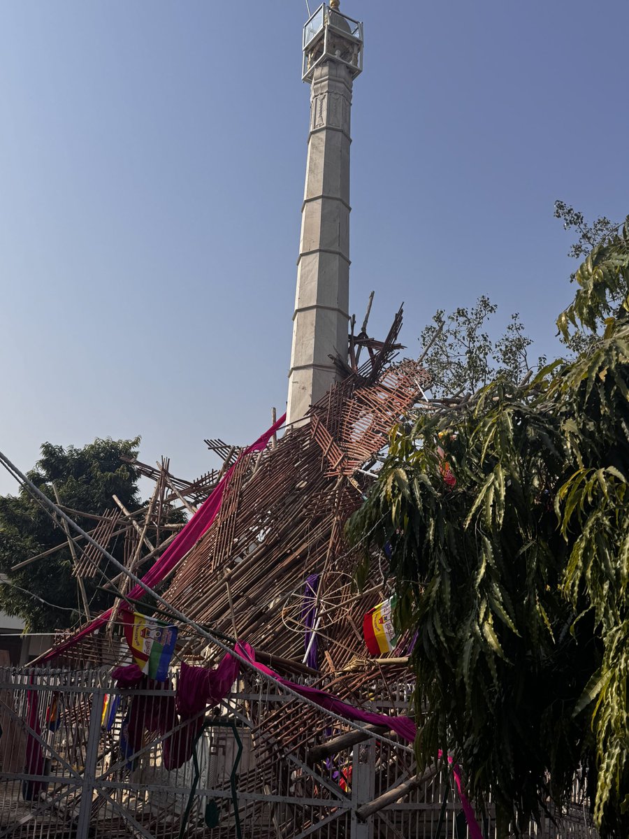 Chirag_Chaudary's tweet photo. बड़ौत की घटना अत्यंत दुखद है भगवान से प्रार्थना है की मृतकों और घायलों के परिवार को यह दुख सहन करने की शक्ति दे 🙏🏻
#बड़ौत_क्षेत्र 
@yadavakhilesh @samajwadiparty https://t.co/8Ru4EKyOxR