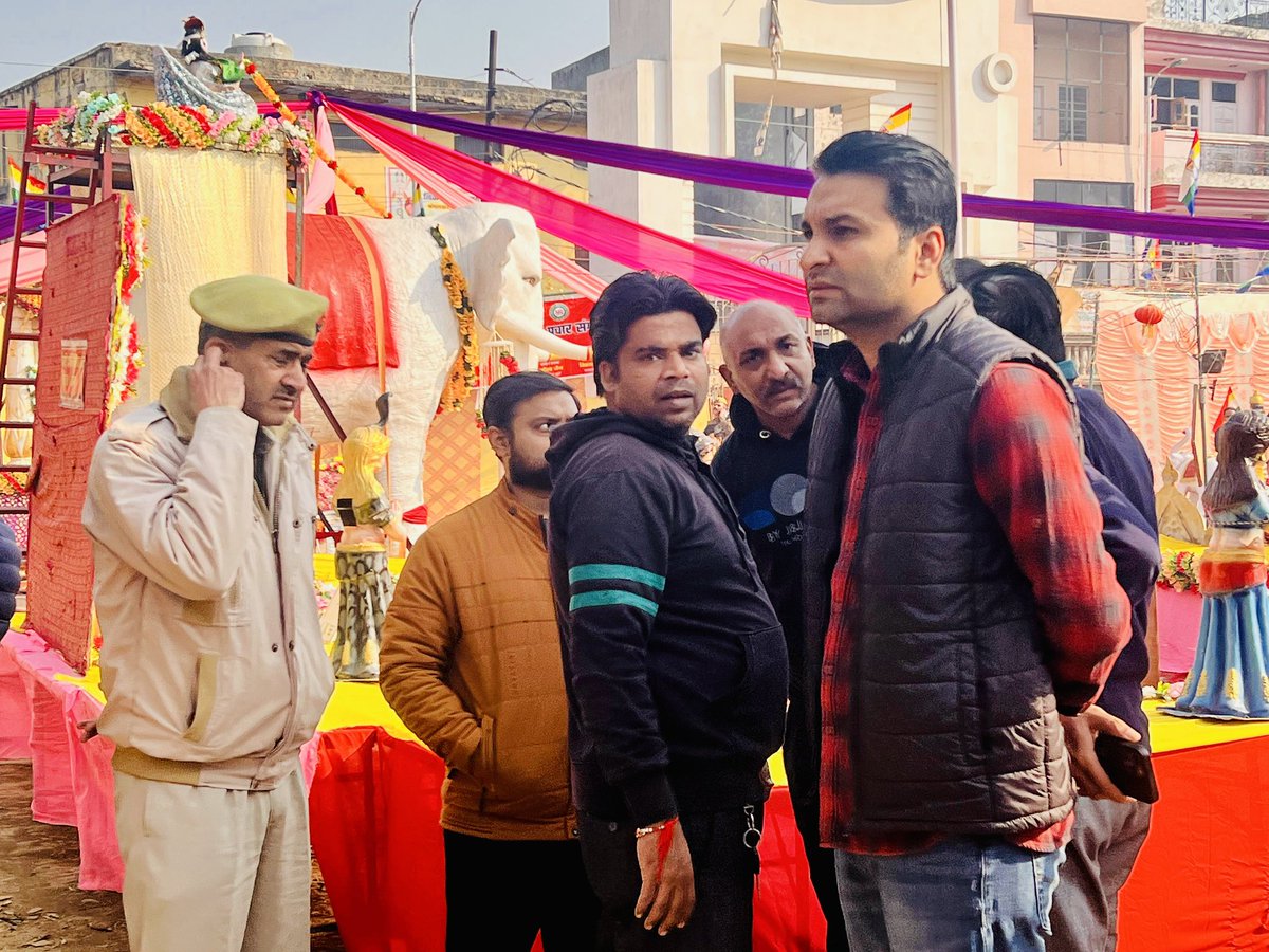 Chirag_Chaudary's tweet photo. बड़ौत की घटना अत्यंत दुखद है भगवान से प्रार्थना है की मृतकों और घायलों के परिवार को यह दुख सहन करने की शक्ति दे 🙏🏻
#बड़ौत_क्षेत्र 
@yadavakhilesh @samajwadiparty https://t.co/8Ru4EKyOxR