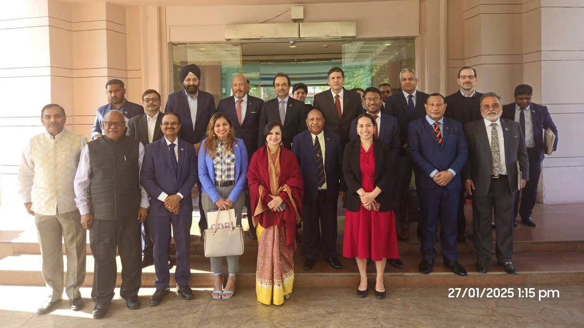 CDRI delegation briefed representatives from diplomatic missions of small island developing states on <a href="/cdri_world/">Coalition for Disaster Resilient Infrastructure</a>'s work in #SIDS at a meeting organized by <a href="/MEAIndia/">Randhir Jaiswal</a> in New Delhi.

CDRI is funding 23 #resilientinfrastructure projects in 24 #SIDS under its #IRIS initiative.