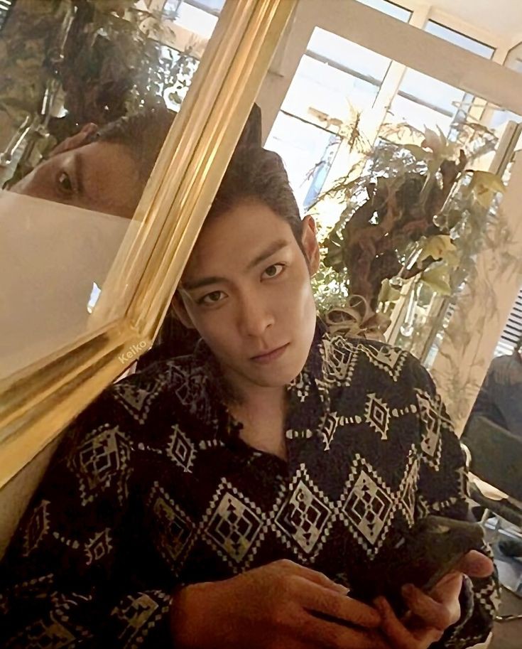 toopixoxo's tweet photo. I wish someone would look at me like Mr. Choi on the camera lens. 🥹 https://t.co/LRKBZJtBZf