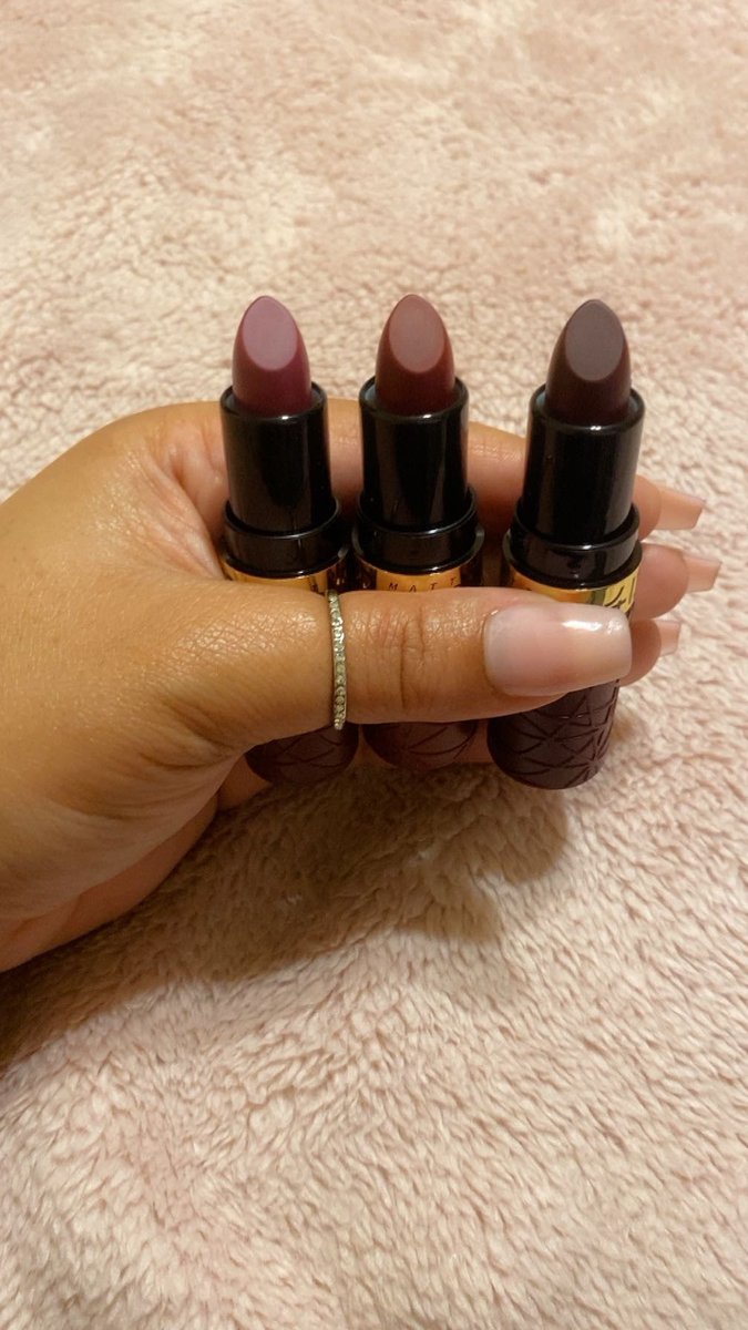 Busty_Beautique's tweet photo. Our highly pigmented, rich in color lipsticks are absolutely to die for 😍 available for purchase soon‼️#Launching #LaunchLoading #ComingSoon
#Red #Brown #SexyRed #BeautifulBrown #Deep #Rich #Lipsticks #Beauty #Boutique #Makeup #Lipstick #Winter #Fall #Trendy #TrendyLook #Stylish https://t.co/pL7udWZ9oV