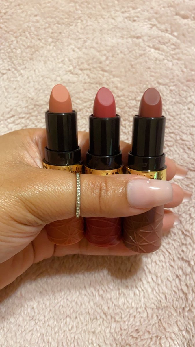 Busty_Beautique's tweet photo. From nude to red to rich💄we have every type of lipstick for every type of girly 😍 available for purchase soon‼️

#Red #Nude #Brown #SexyRed #BeautifulBrown #Deep #Rich #Lipsticks #Beauty #Boutique #Makeup #Lipstick #Winter #Fall #Trendy #TrendyLook #Stylish https://t.co/tmWEg5HihH