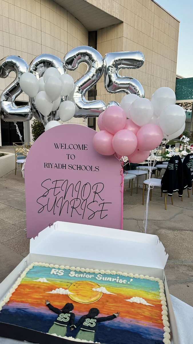 Al3noud_only's tweet photo. Senior Sunrise is an annual event for #Riyadh_Schools’ graduates where we gather before sunrise to celebrate the beginning of a new chapter in our lives as we prepare for graduation. 
It’s more than just an event 😍 it’s a memory in the making.
#مدارس_الرياض https://t.co/FOcg6tj2IN